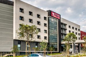 City-Lodge-Hotel-Waterfall-City-Exterior-banner-image